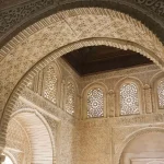 معماری سقف و پنجره کاخ الحمرا