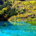 دریاچه پنج گل چین در پاییز