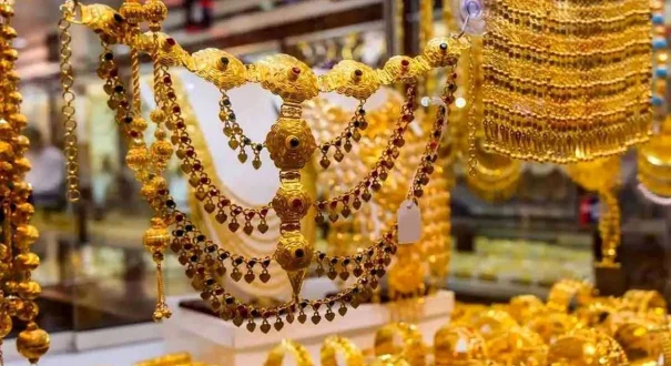 طلاهای سنتی در بازار طلا دبی طلاهای سنتی در بازار طلا دبی