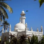 مسجد و آرامگاه حاج علی در بمبئی