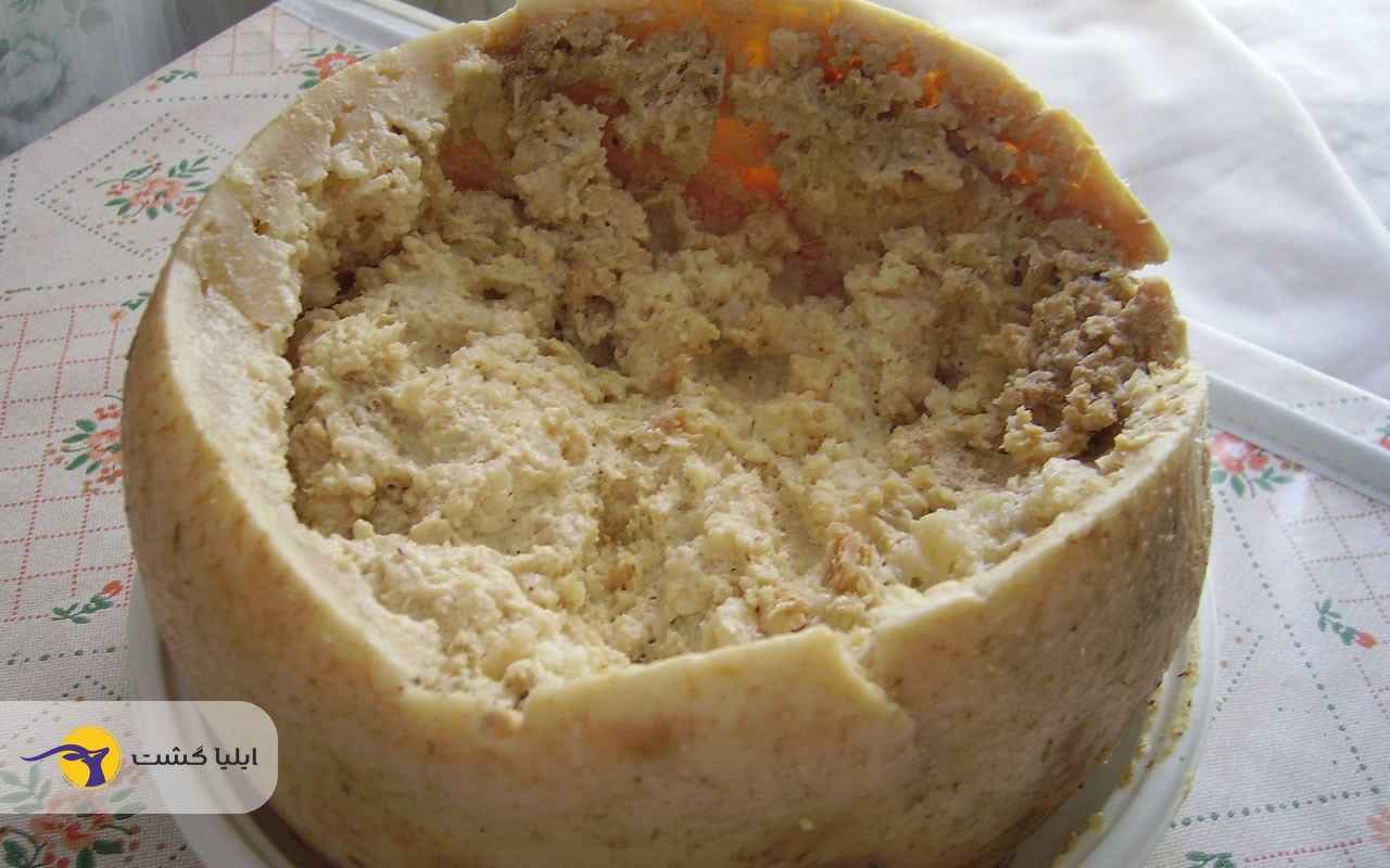 عجیب ترین غذاهای دنیا؛ غذاهایی که هر گردشگری را شگفت زده می کنند 3 عجیب ترین غذاهای دنیا